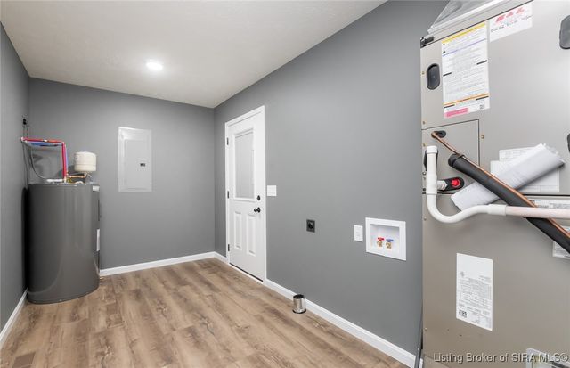 521 W Maple Street, Austin, IN 47102