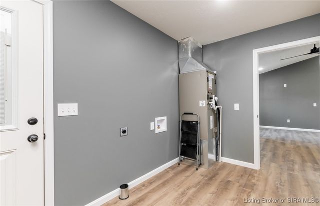 521 W Maple Street, Austin, IN 47102