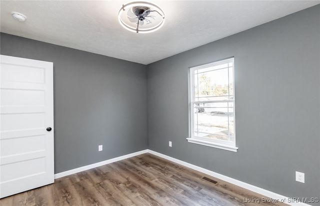 521 W Maple Street, Austin, IN 47102