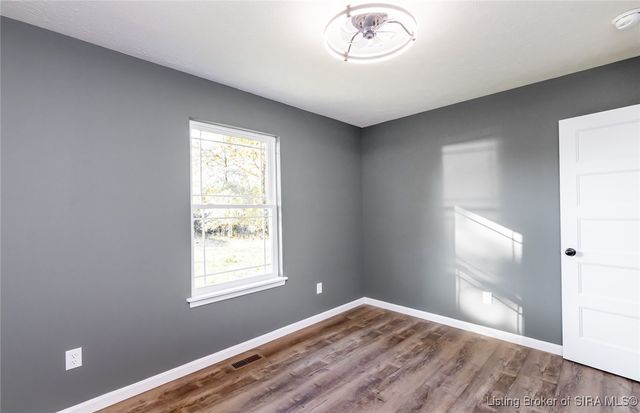 521 W Maple Street, Austin, IN 47102