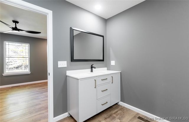 521 W Maple Street, Austin, IN 47102