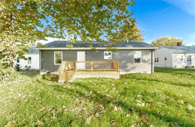 521 W Maple Street, Austin, IN 47102