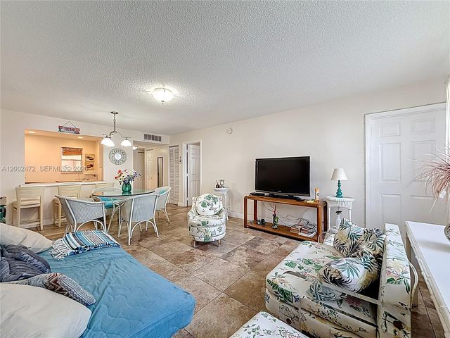 410 SE 2nd St 115, Hallandale Beach, FL 33009