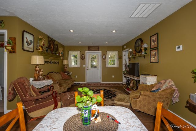 7309 County Road 5090, Pomona, MO 65789