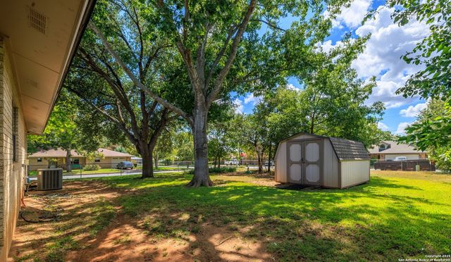 101 Broadmoor, Fredericksburg, TX 78624