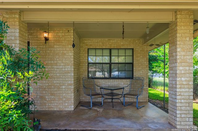 101 Broadmoor, Fredericksburg, TX 78624