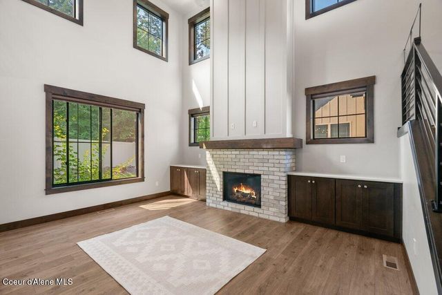 11925 N Rocking R RD, Hayden, ID 83835