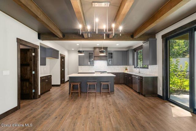 11925 N Rocking R RD, Hayden, ID 83835