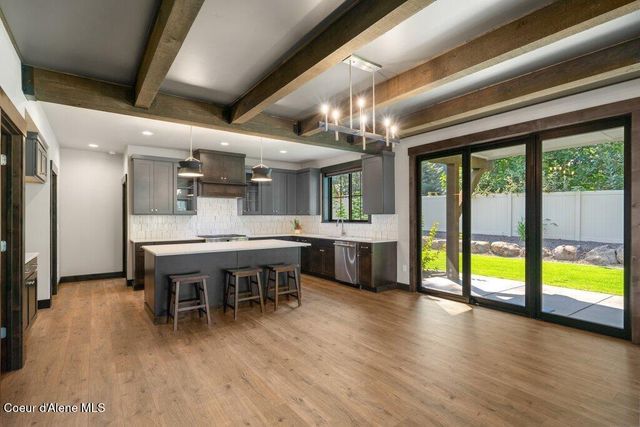 11925 N Rocking R RD, Hayden, ID 83835
