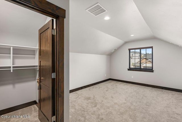 11925 N Rocking R RD, Hayden, ID 83835