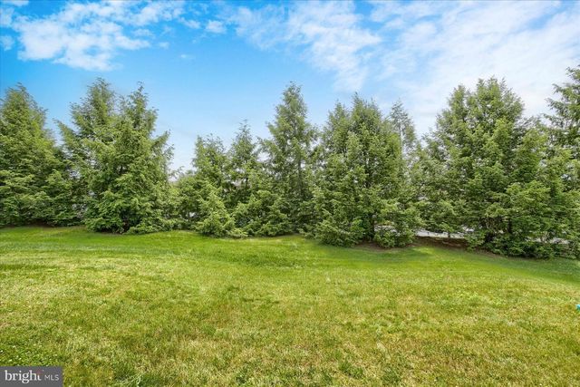 4179 KITTATINNY DR, Mechanicsburg, PA 17050