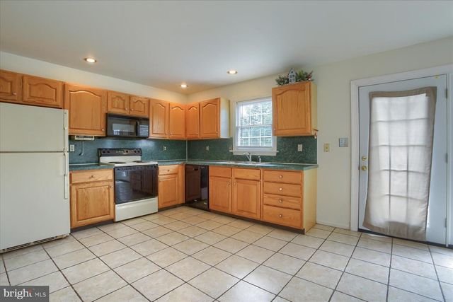 4179 KITTATINNY DR, Mechanicsburg, PA 17050