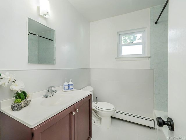 19 Elm Street, Greenvale, NY 11548