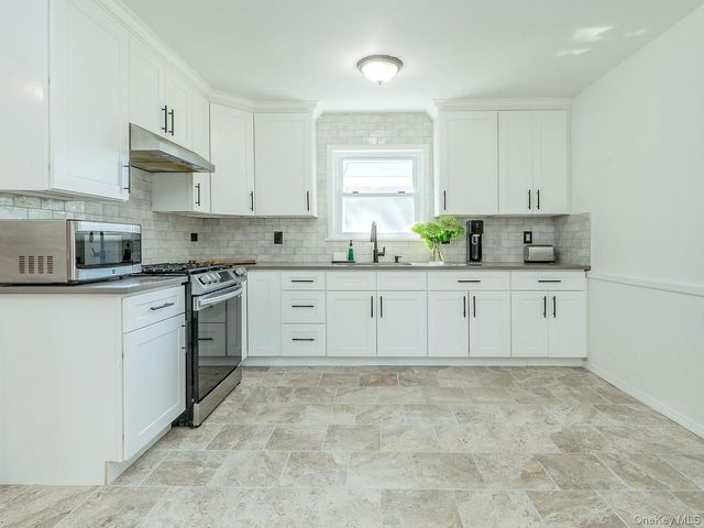 19 Elm Street, Greenvale, NY 11548