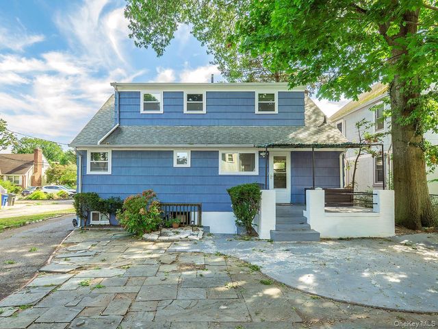 19 Elm Street, Greenvale, NY 11548