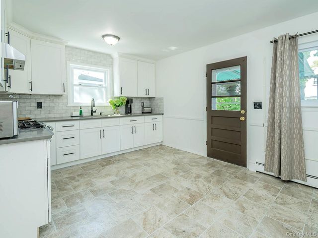 19 Elm Street, Greenvale, NY 11548