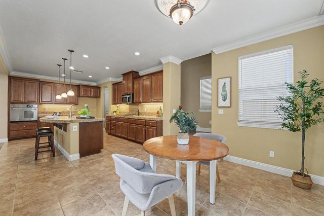 1223 E Springer Dr, Turlock, CA 95382