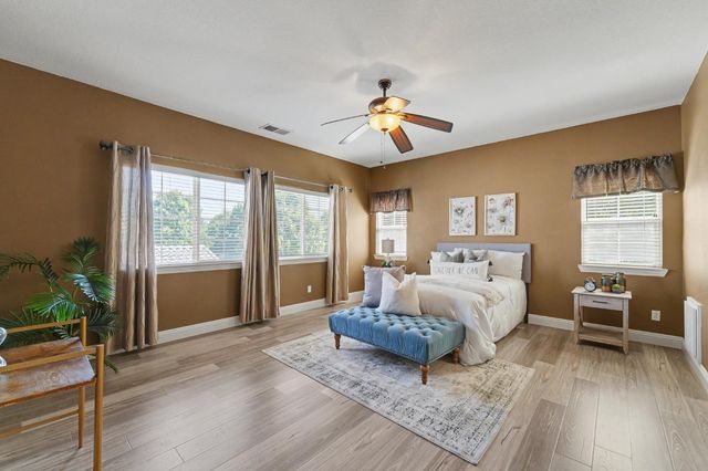 1223 E Springer Dr, Turlock, CA 95382