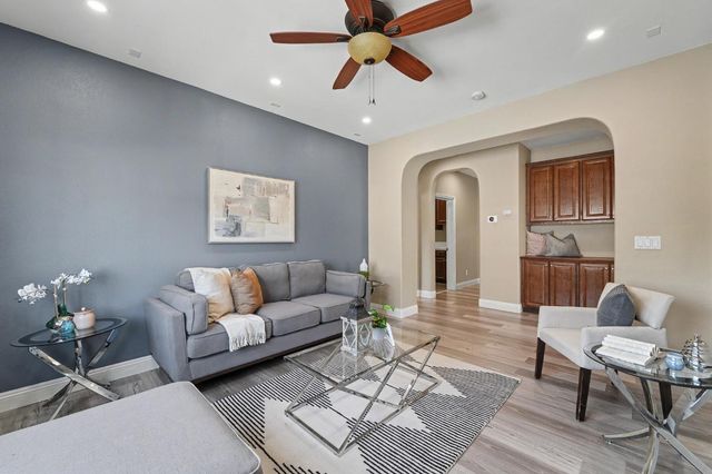 1223 E Springer Dr, Turlock, CA 95382