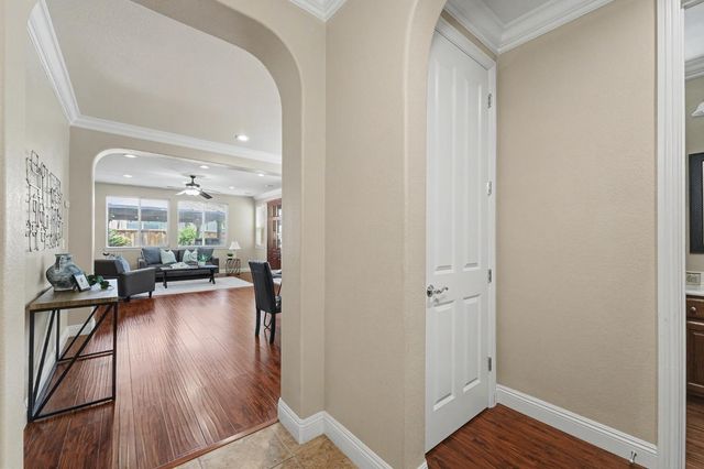 1223 E Springer Dr, Turlock, CA 95382