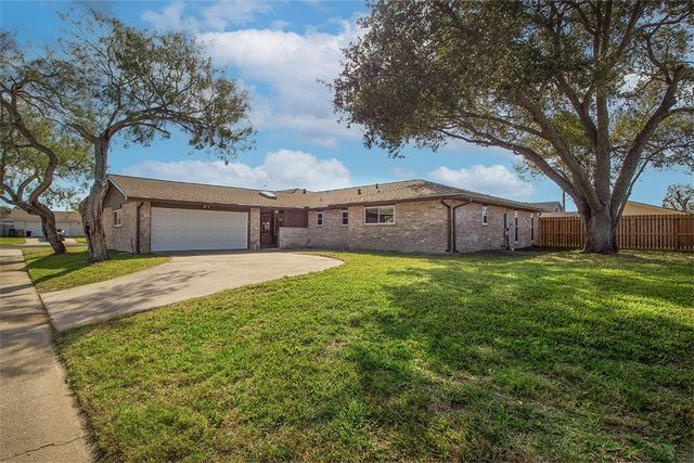 5801 Saint Andrews, Corpus Christi, TX 78411