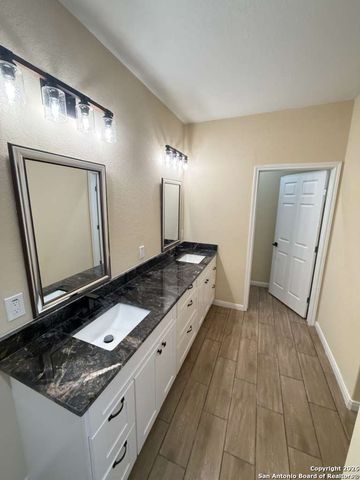 48 Grey Fox, Poteet, TX 78065