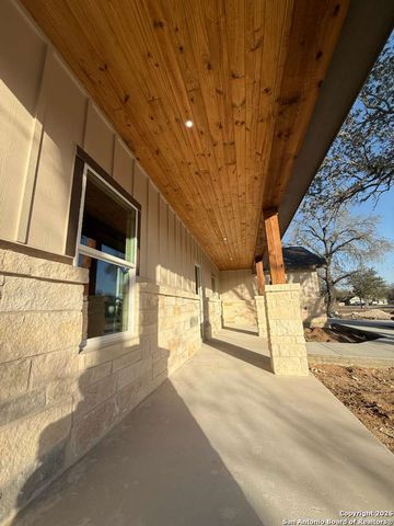 48 Grey Fox, Poteet, TX 78065