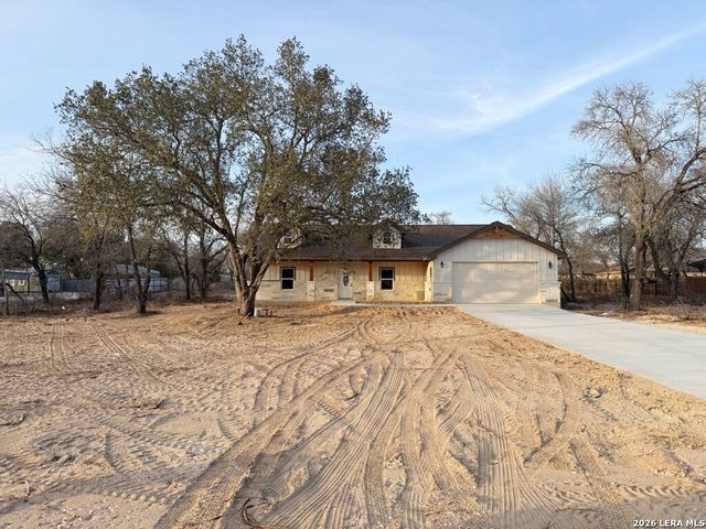 48 Grey Fox, Poteet, TX 78065