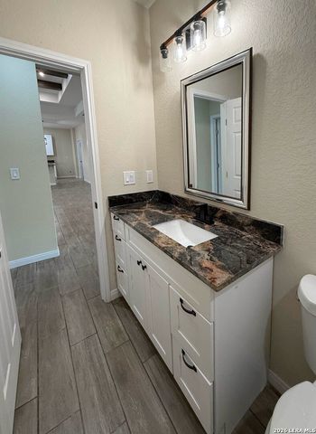 48 Grey Fox, Poteet, TX 78065