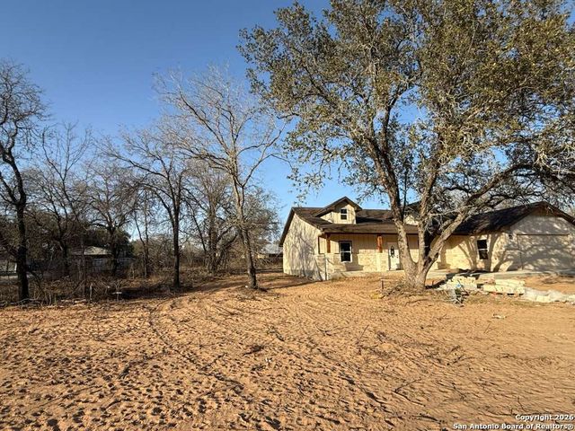 48 Grey Fox, Poteet, TX 78065