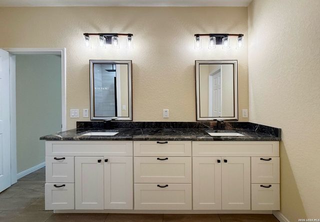 48 Grey Fox, Poteet, TX 78065