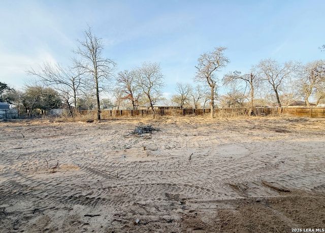 48 Grey Fox, Poteet, TX 78065