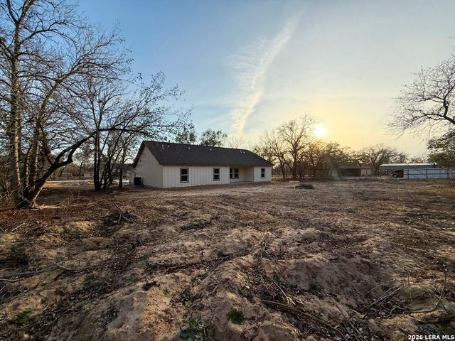 48 Grey Fox, Poteet, TX 78065
