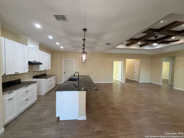 48 Grey Fox, Poteet, TX 78065