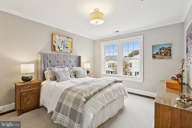 1724 34TH ST NW, Washington, DC 20007