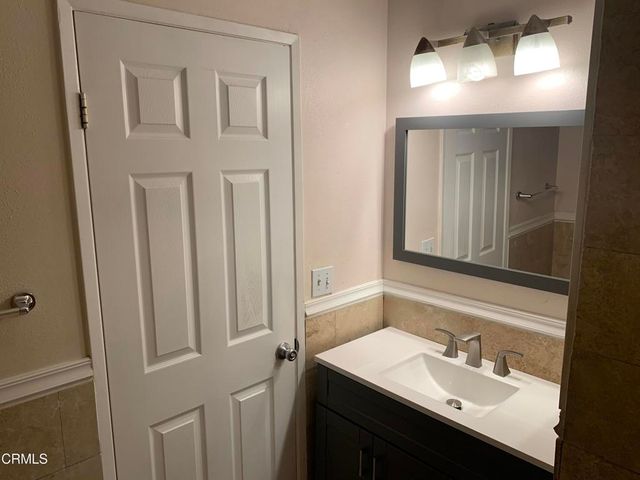 19852 Sandpiper Place 94, Newhall, CA 91321