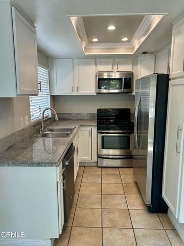 19852 Sandpiper Place 94, Newhall, CA 91321