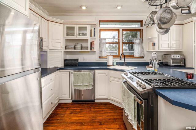 2101 WALNUT Street, Murphysboro, IL 62966