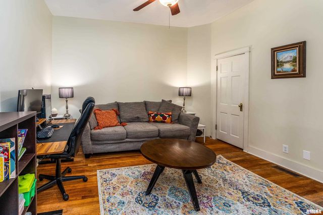 2101 WALNUT Street, Murphysboro, IL 62966