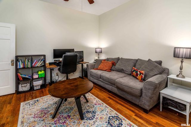 2101 WALNUT Street, Murphysboro, IL 62966