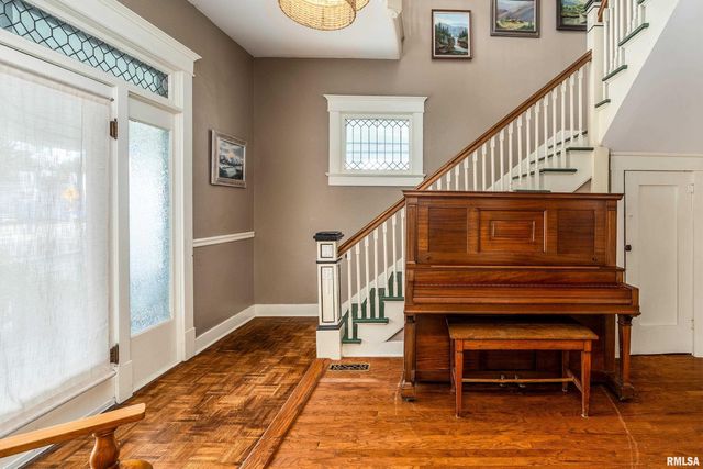 2101 WALNUT Street, Murphysboro, IL 62966