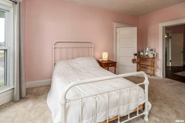 2101 WALNUT Street, Murphysboro, IL 62966