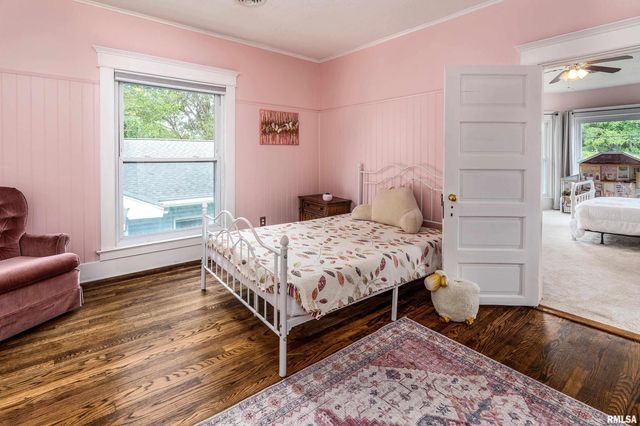 2101 WALNUT Street, Murphysboro, IL 62966