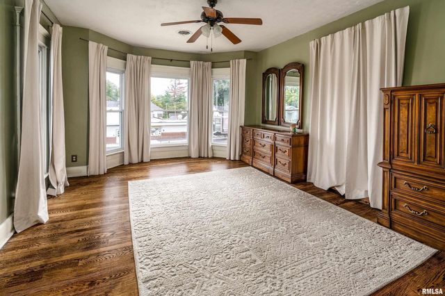 2101 WALNUT Street, Murphysboro, IL 62966