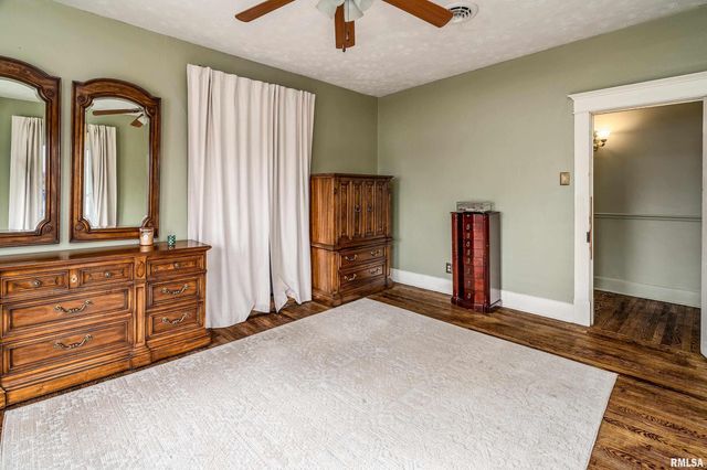 2101 WALNUT Street, Murphysboro, IL 62966