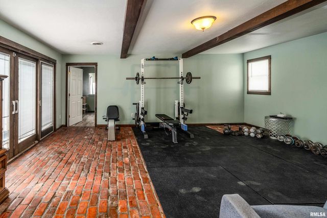 2101 WALNUT Street, Murphysboro, IL 62966