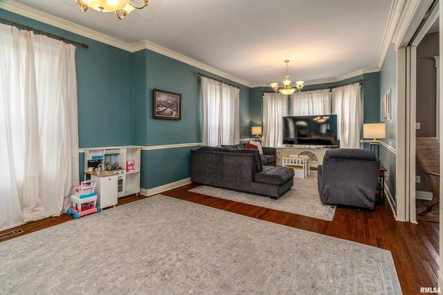 2101 WALNUT Street, Murphysboro, IL 62966