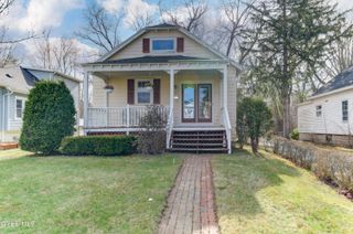 1162 S Country Club Drive, Niskayuna, NY 12309