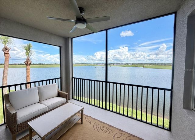 19110 SCALLOP LOOP 302, Lakewood Ranch, FL 34211