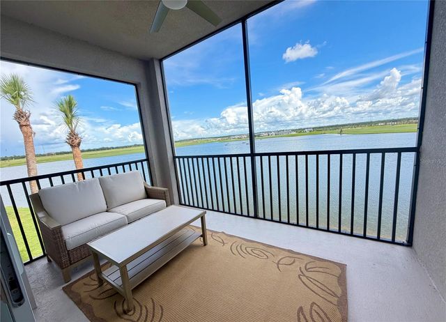 19110 SCALLOP LOOP 302, Lakewood Ranch, FL 34211